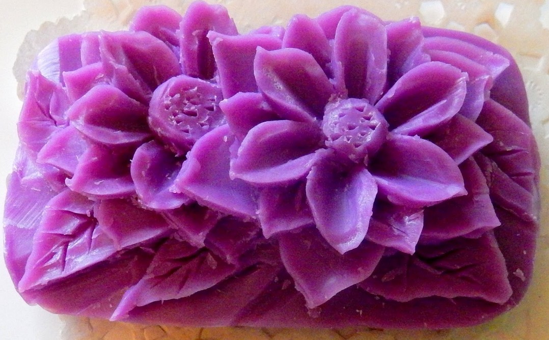 Gambar kerajinan tangan berbentuk bunga dari sabun model 5